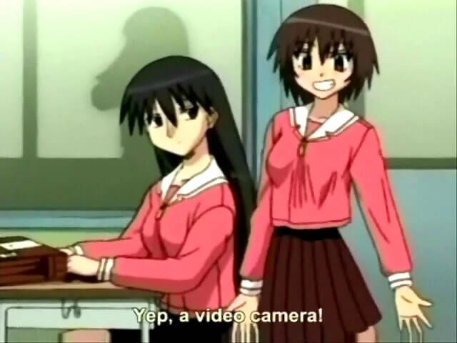She Doent know what a video camera is.... 😢